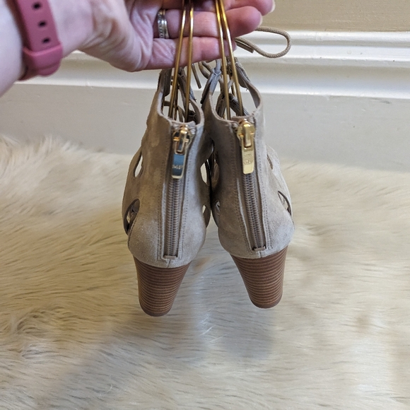 Marc Fisher tan sued Paradox lace up gladiator block heel sandals size 7 - Picture 4 of 5